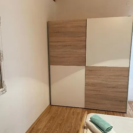 Apartman Lada *